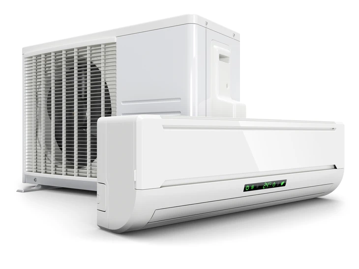 Intérieur moderne avec climatiseur split blanc installé